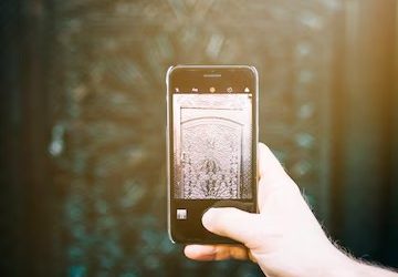 How Smartphone Integration is Transforming Hearing Aid Sales